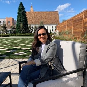 Meet your Posher, Liria